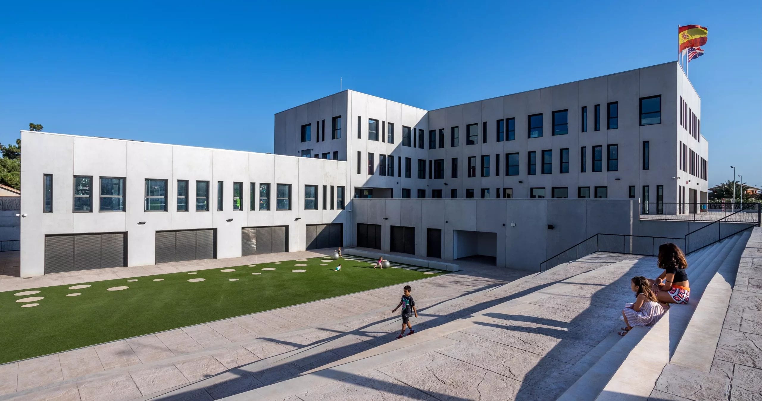 instalaciones-zona-exterior-colegio-alma-lorca