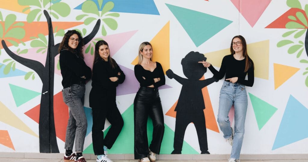 Descubre al equipo docente del Colegio Alma. Profesionales apasionados que guían y motivan a sus alumnos en su desarrollo integral. ¡Conócelos!